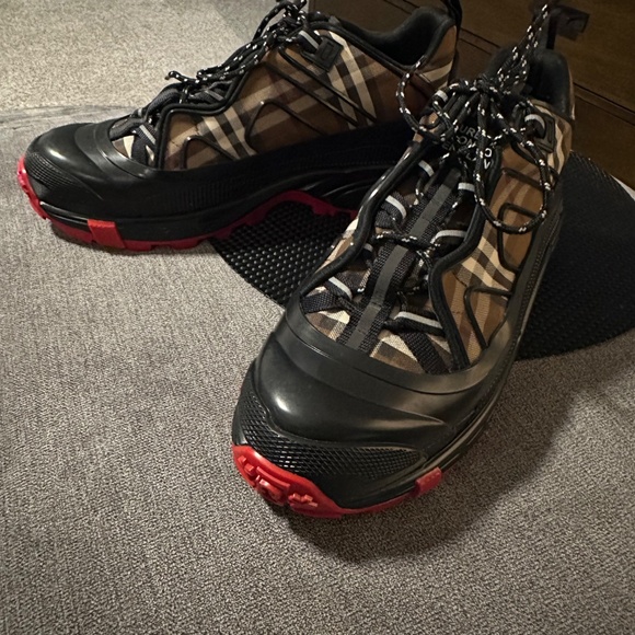 New Arthur Check Pattern Sneakers main image 5